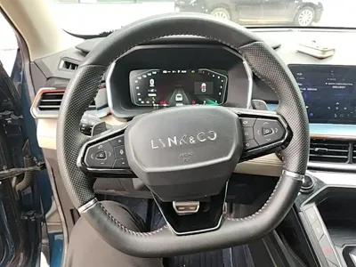 Lynk & Co 06