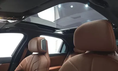 BMW i7