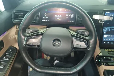Nio ES8