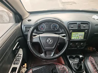 Dongfeng Fengon 330