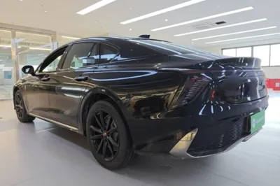 Hongqi H6
