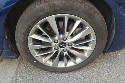 Infiniti Q50L