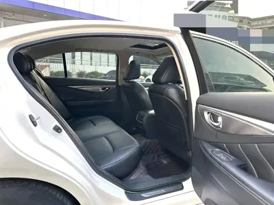 Infiniti Q50L