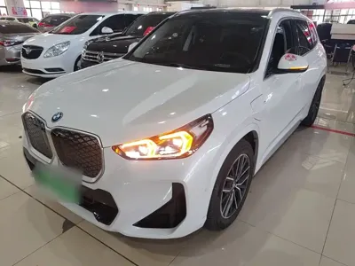 BMW iX1