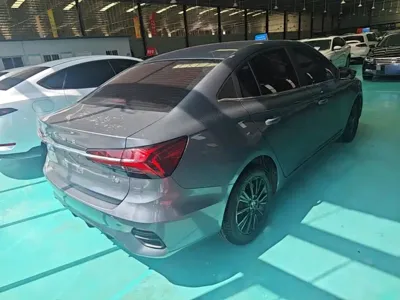 Roewe i5