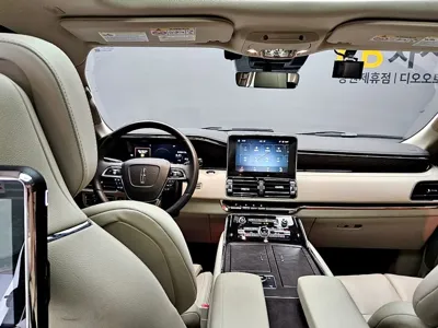 Lincoln Navigator