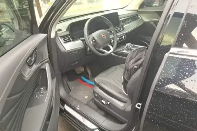 Hongqi HS5