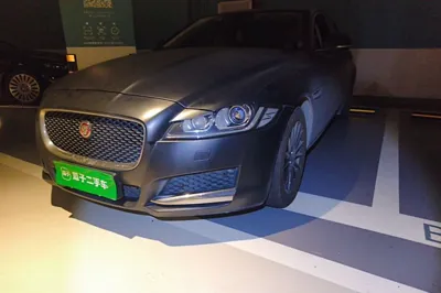 Jaguar XF