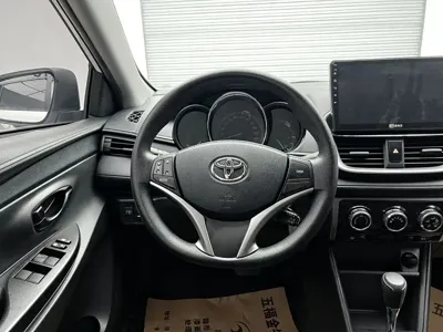 Toyota Yaris L