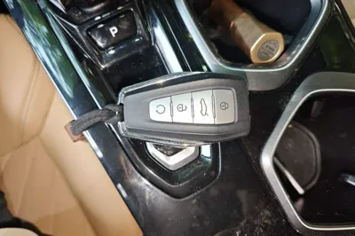 Geely Auto FX11