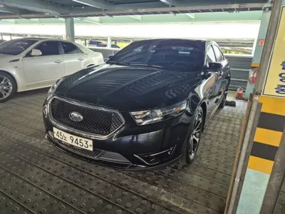 Ford Taurus