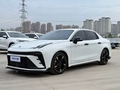 Lynk & Co 03
