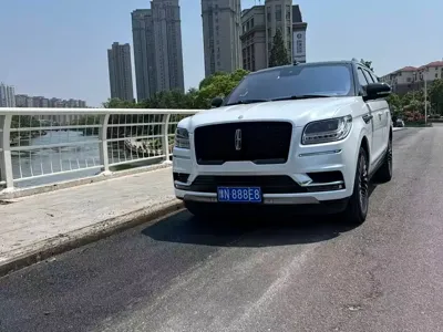 Lincoln Navigator