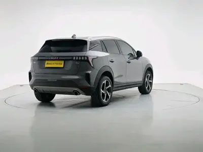 Lynk & Co 06