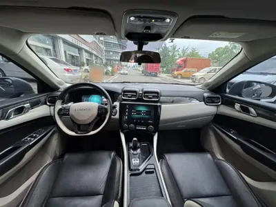 Lynk & Co 02