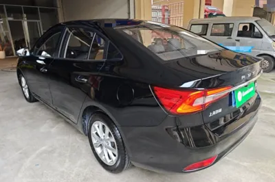 Roewe i5