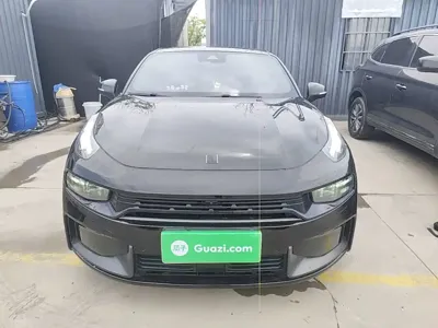 Lynk & Co 03