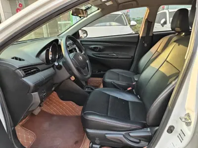 Toyota Yaris L