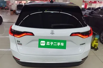 Nio ES8