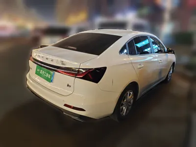 Roewe i5