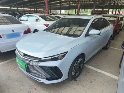 Geely L HiP