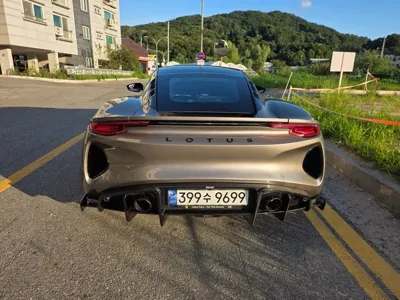Lotus Emira