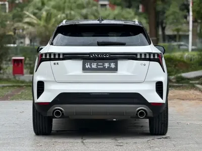 Lynk & Co 06