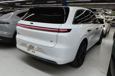 Li Auto L6