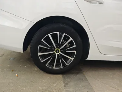 Roewe i5