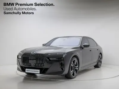 BMW i7