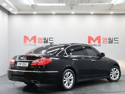 Hyundai Genesis