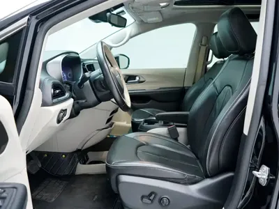 Chrysler Grand Voyager PHEV (Import)