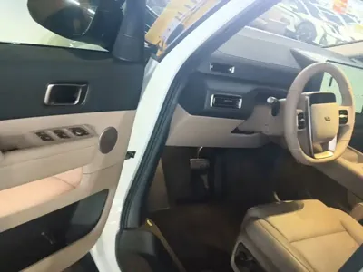Li Auto Li MEGA