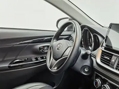 Toyota Yaris L