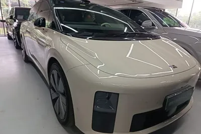 Li Auto Li Auto i6