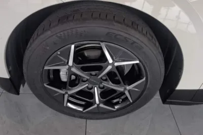 Lynk & Co Z20