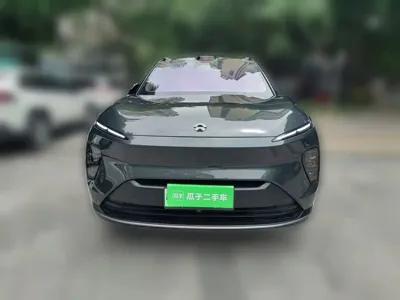 Nio ES8