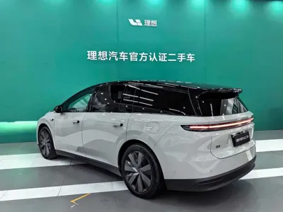 Li Auto 理想i8