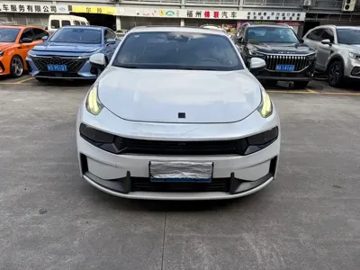 Lynk & Co 03