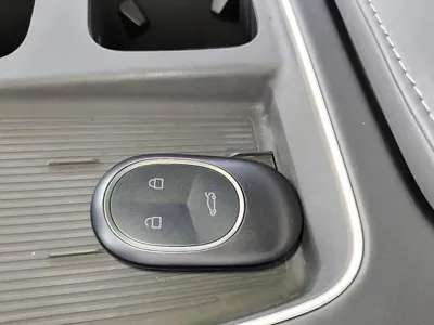 Nio ES8