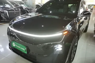 Li Auto L6