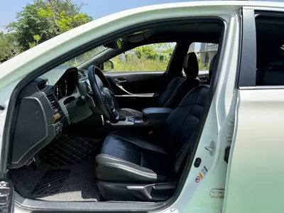Toyota Reiz