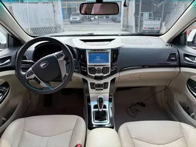 BYD e5