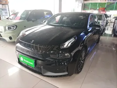 Lynk & Co 03