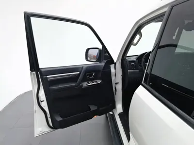 Mitsubishi Pajero (Import)