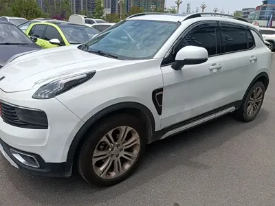 Lynk & Co 01