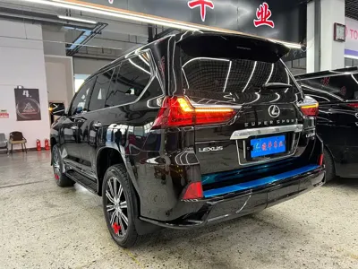 Lexus LX
