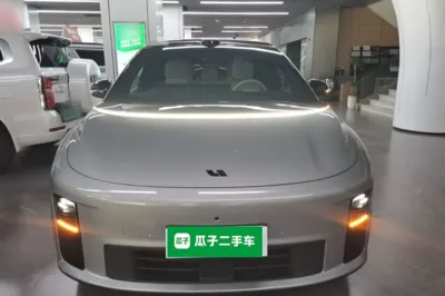 Li Auto Li Auto i6