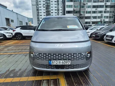 Hyundai Staria