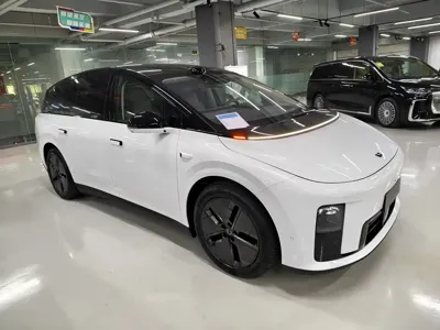 Li Auto 理想i8